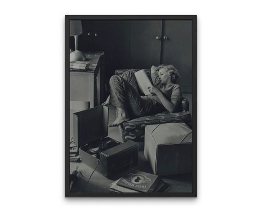 Discover Marilyn Monroe reading vintage Poster