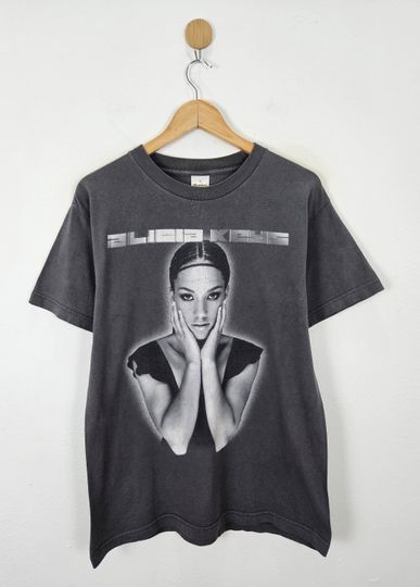 Discover Vintage 2002 Alicia Keys Tour Shirt
