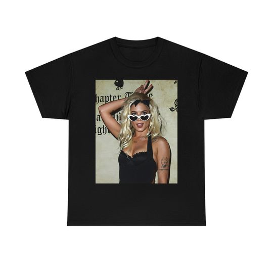 Discover Halsey Vintage Style Photoshoot Shirt, Halsey Black  Aesthetic T-Shirt