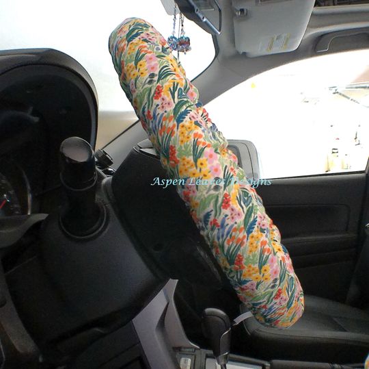Discover Wildflower steering wheel cover, Bramble Lea Cream fabric