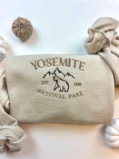 Discover Yosemite Sierra Nevada National Park Embroidered sweater