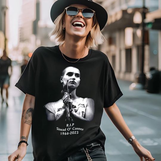Discover Vintage Sinead O'Connor R.I.P T-Shirt