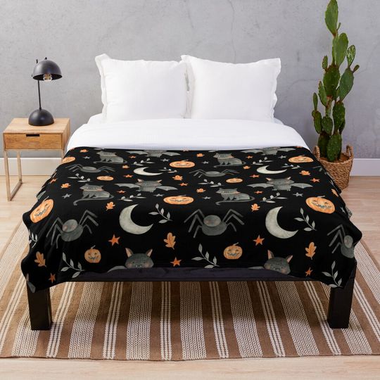 Discover HALLOWEEN PARTY Throw Blanket