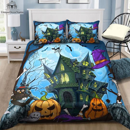 Discover Halloween Spooky Castle Duvet Cover