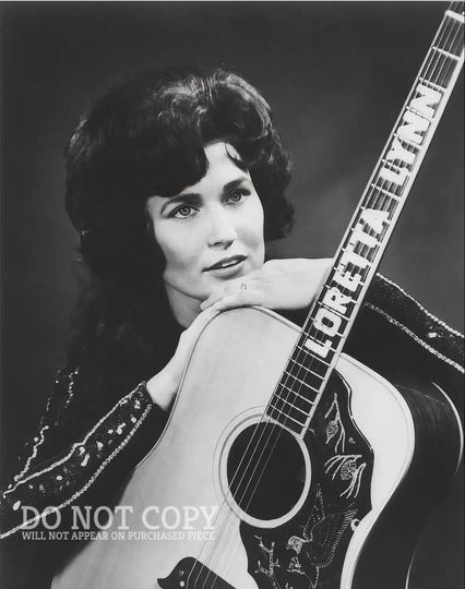 Discover Loretta Lynn Photograph 11 X 14 - Stunning 1971 Portrait - WSM Radio Publicity Picture - Country Music Star - Rare Photo - Poster Art Print