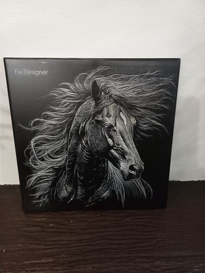 Discover Horse engraving on tiles