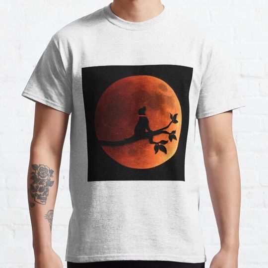 Discover Halloween moon and dog T-shirts