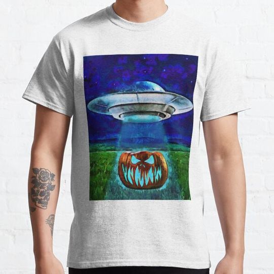 Discover Halloween. UFO. Aliens with a pumpkin. Art T-shirts