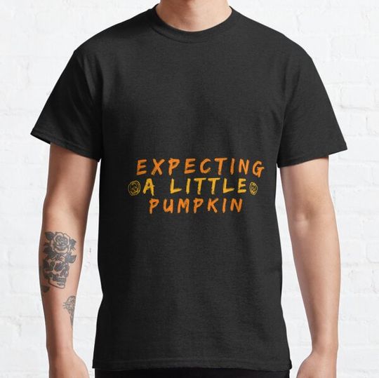 Discover Expecting a Little Pumpkin Halloween Pregnancy Announcement T-shirt