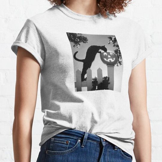 Discover Black Cat and Halloween Jack O Lantern Pumpkin T-shirts