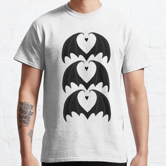 Discover bats T-shirts
