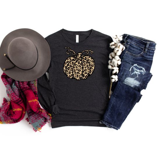 Discover Cheetah Print Women's Pumpkin Fall T-Shirt
