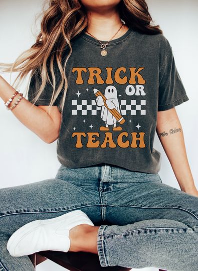 Discover Read More Books Teacher Halloween Shirt - Vintage Style