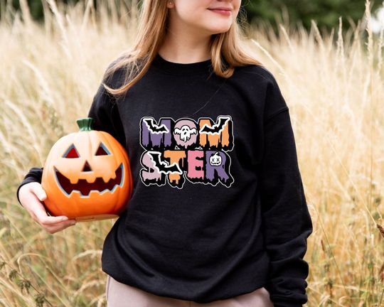 Discover Funny Momster Halloween Sweatshirt for Spooky Season