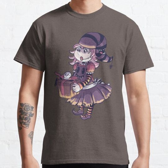 Discover Halloween Gnome Giving A Surprise T-shirts