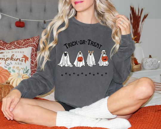 Discover Dog Halloween Trick or Treat Sweatshirt - Ideal for Dog Owners