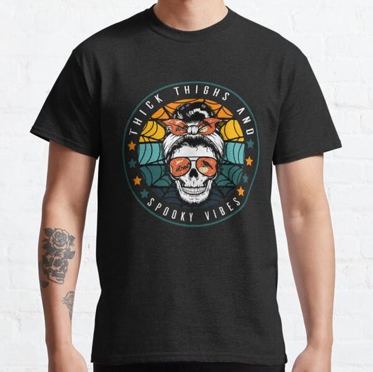 Discover Vintage Thick Thighs and Spooky Vibes Skull Messy Halloween T-shirts