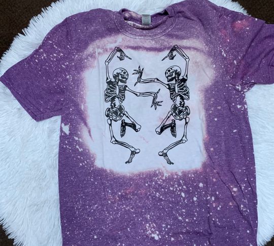 Discover Dancing skellies, dancing skeleton graphic tee, halloween graphic tee