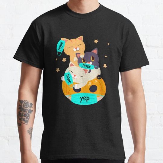 Discover Funny Halloween Cats Pumpkin Wearing Face Mask Jackolantern T-shirts