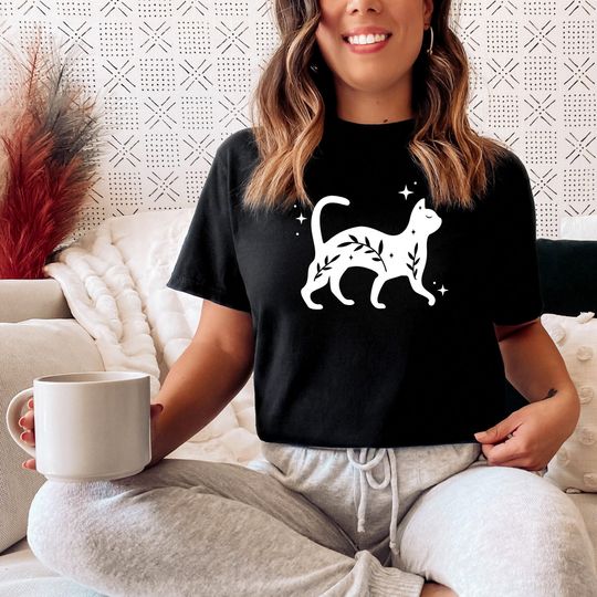 Discover Magic Cat Halloween T-Shirt