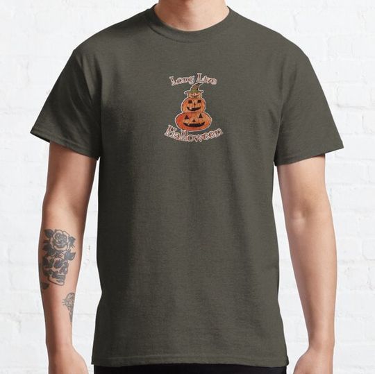 Discover Long Live Halloween Jack-o'-lantern Pumpkins Stacked with a Witch Hat Art T-shirts