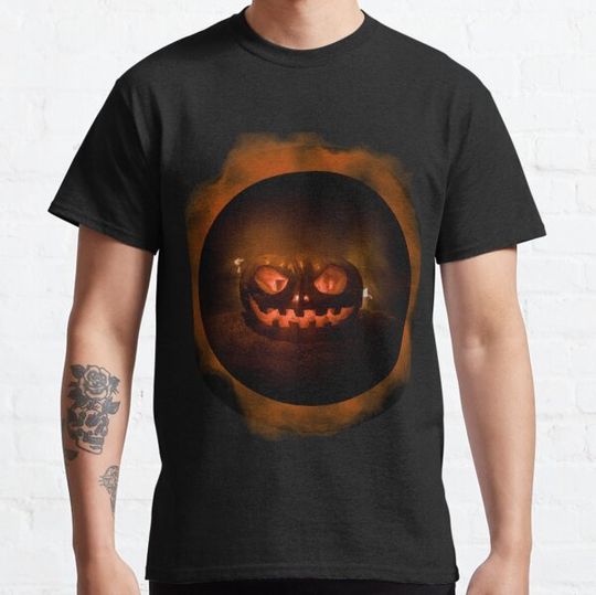 Discover It's Spooky Season - Jack O lantern with Orange Mist. T-shirts