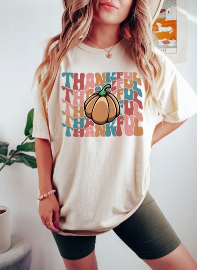 Discover Thankful Thanksgiving Pumpkin T-Shirt - Perfect for Women