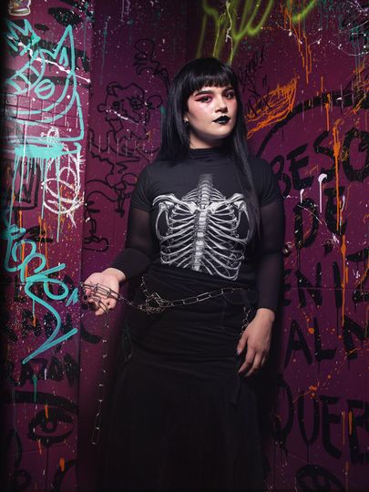 Discover Halloween spooky skeleton Unisex Softstyle T-Shirt, rib cage, bones, spooky, scary, halloween gift, goth, punk, graphic street wear