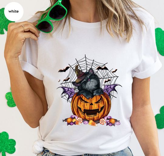 Discover Cute Cat Mom Halloween T-Shirt for Spooky Season