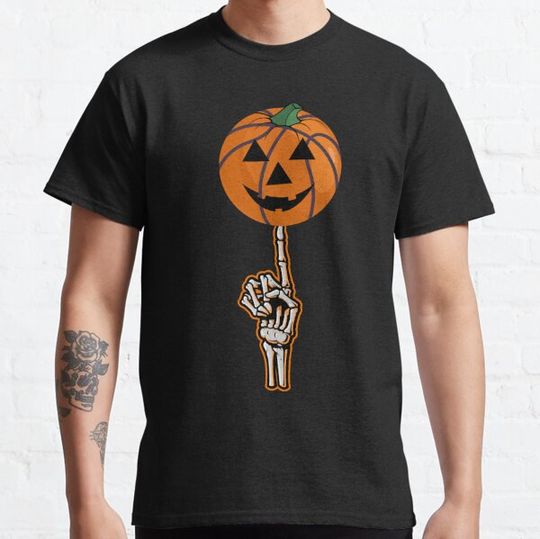 Discover Basketball Skeleton Halloween Pumpkin Face Ball With Bones Hand Vintage Funny Scary Gifts For Boo Basketball Player Sports Lover T-shirts