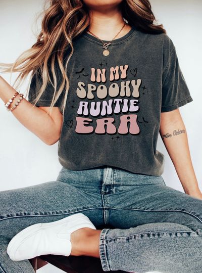 Discover Halloween Aunt T-Shirt