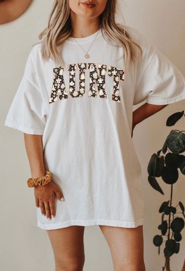 Discover Spooky Aunt T-Shirt