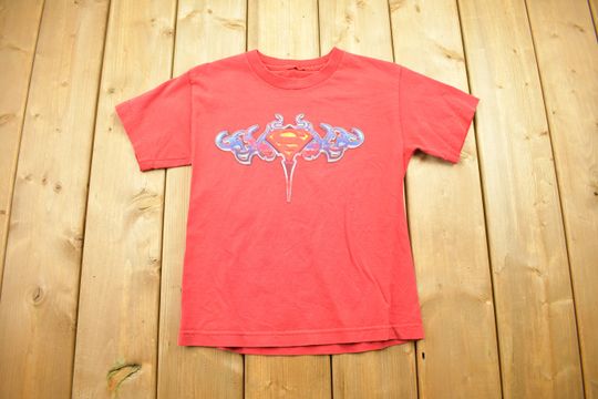 Discover Vintage 1990s Superman Graphic T-Shirt / Superman DC Comics / Six Flags Amusement Park Promo / Superhero Shirt