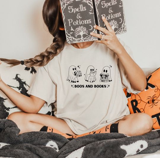 Discover Boos And Books Aesthetic T-Shirt