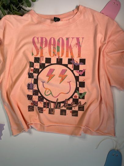 Discover Spooky Vibes Halloween T-Shirt - Cute Relaxed Fit