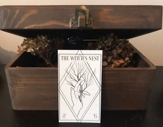 Discover The witch's nest Mystery package