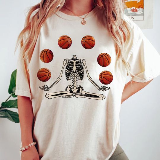Discover Skeleton Halloween Basketball Mama Shirt
