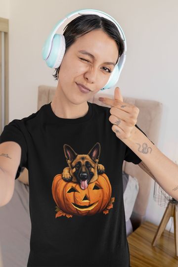 Discover Unisex Funny Halloween German Shepherd T shirt Loose Fit Mens Silly Humor Tshirt Womens Dog Funny Tee Cute Pumpkin Scary Top