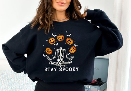 Discover Skeleton Halloween T-Shirt, Spooky Skeleton Graphic for Parties