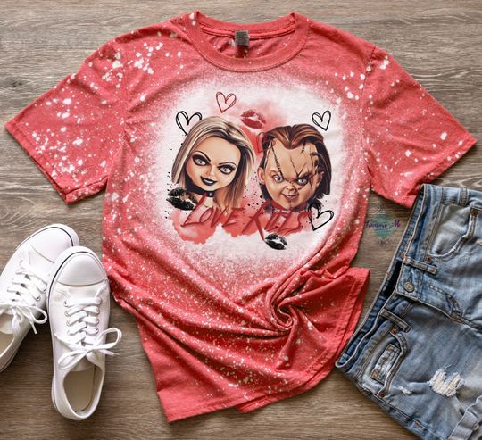 Discover Love Kills Chucky And Tiffany Doll Scary Childs Play Horror Movies Halloween Bleached T-Shirt