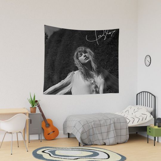 Discover Signature and potocrome Tapestry
