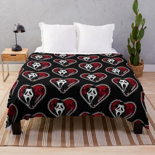 Discover Scream Ghostface Heart Throw Blanket