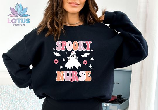 Discover Spooky Ghost Nurse October 31st T-Shirt