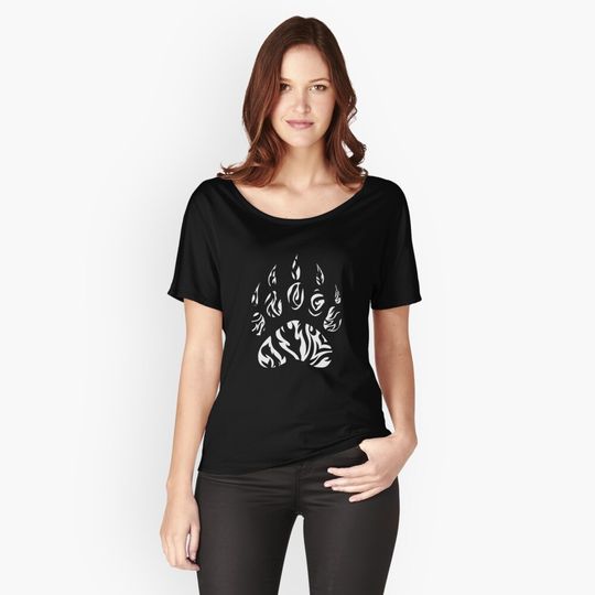 Discover bear paw native american t-shirt Relaxed Fit T-Shirt