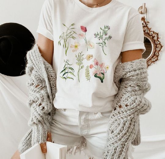 Discover Flower t-shirt / Gift for her / Women trendy tshirt