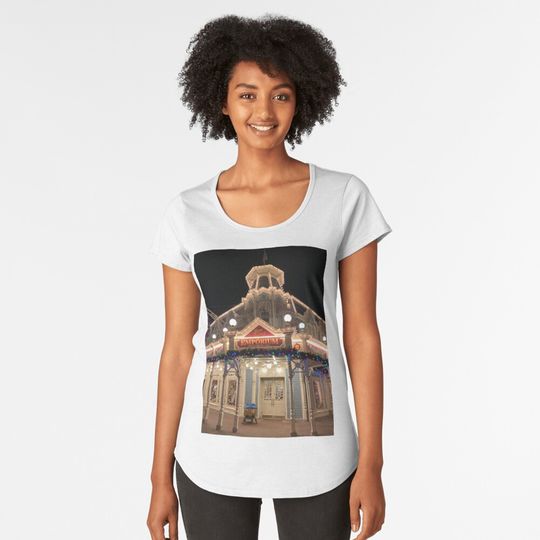 Discover Christmas emporium Premium Scoop T-Shirt