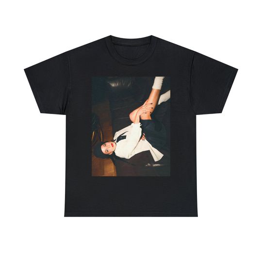 Discover Halsey Vintage Style Photoshoot Shirt, Halsey Aesthetic T-Shirt