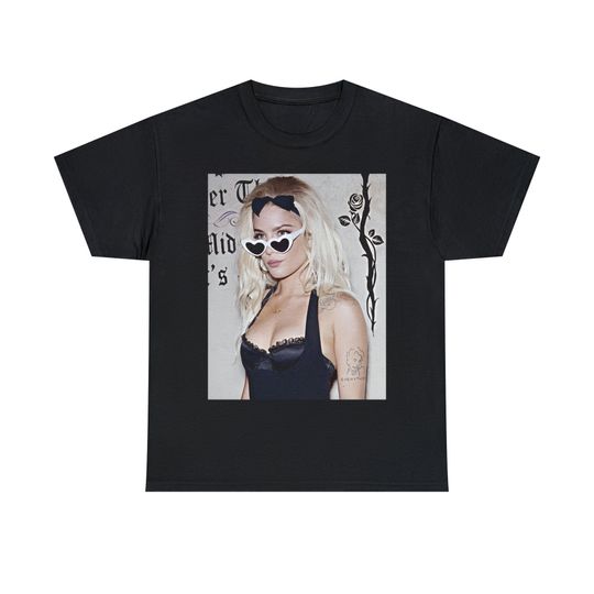Discover Halsey Vintage Style Photoshoot Shirt, Halsey Aesthetic T-Shirt