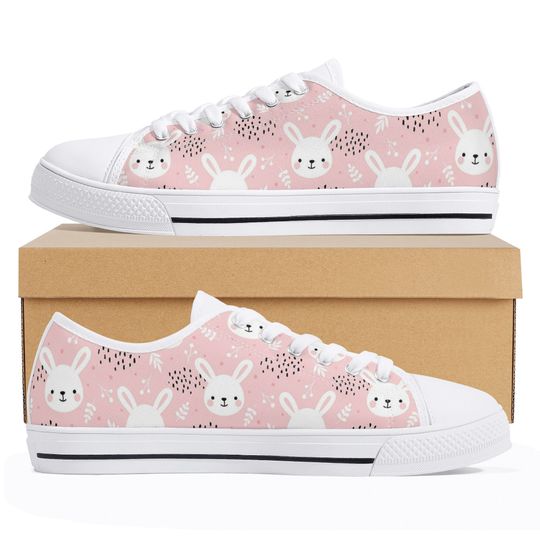 Discover Cute Rabbit Face Women's Low Top Sneakers