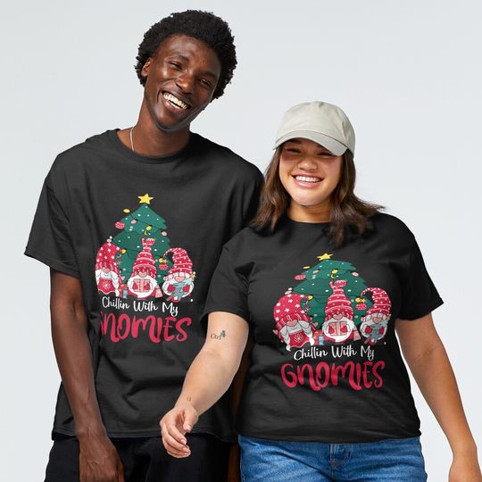 Discover Chillin With My Gnomie Christmas Funny Gnomes T-Shirt